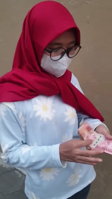 83 Hijab kacamata Open BO, crot didalam – DoodStream
