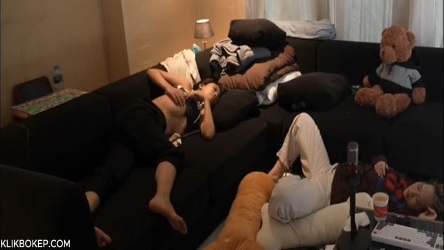 Bokep Indo Kaari Noa Lagi Live Tidur Buka Baju Keliatan Pentilnya